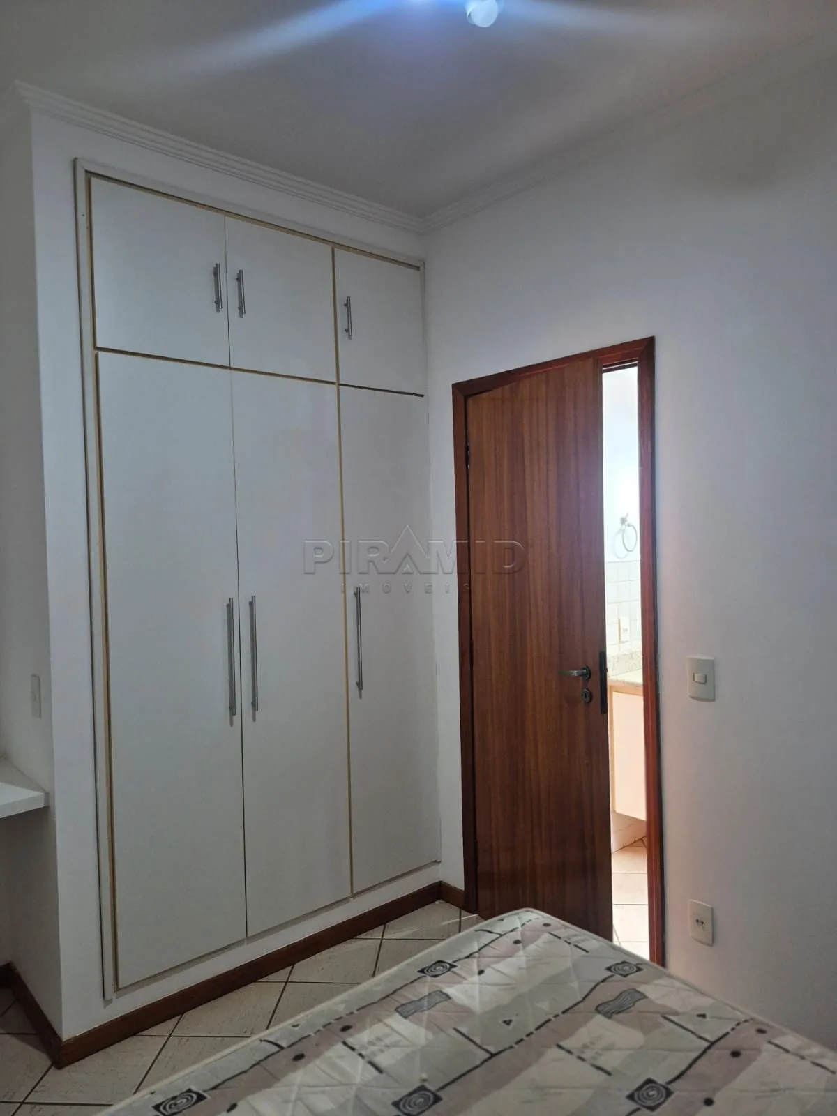 Alugar Apartamento / Padr&atilde;o em Ribeir&atilde;o Preto R$ 1.600,00 - Foto 18
