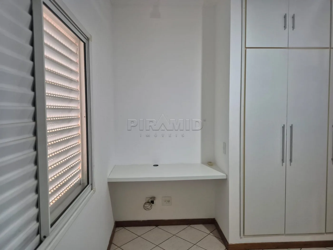 Alugar Apartamento / Padr&atilde;o em Ribeir&atilde;o Preto R$ 1.600,00 - Foto 19