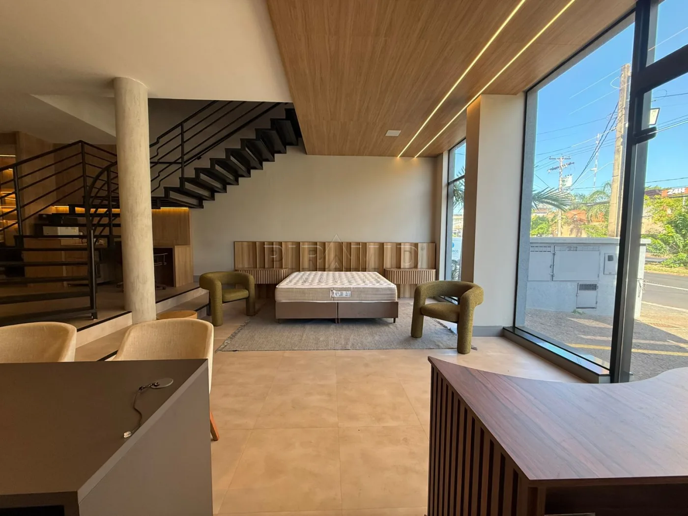 Alugar Comercial / Ponto Comercial em Ribeir&atilde;o Preto R$ 22.000,00 - Foto 2