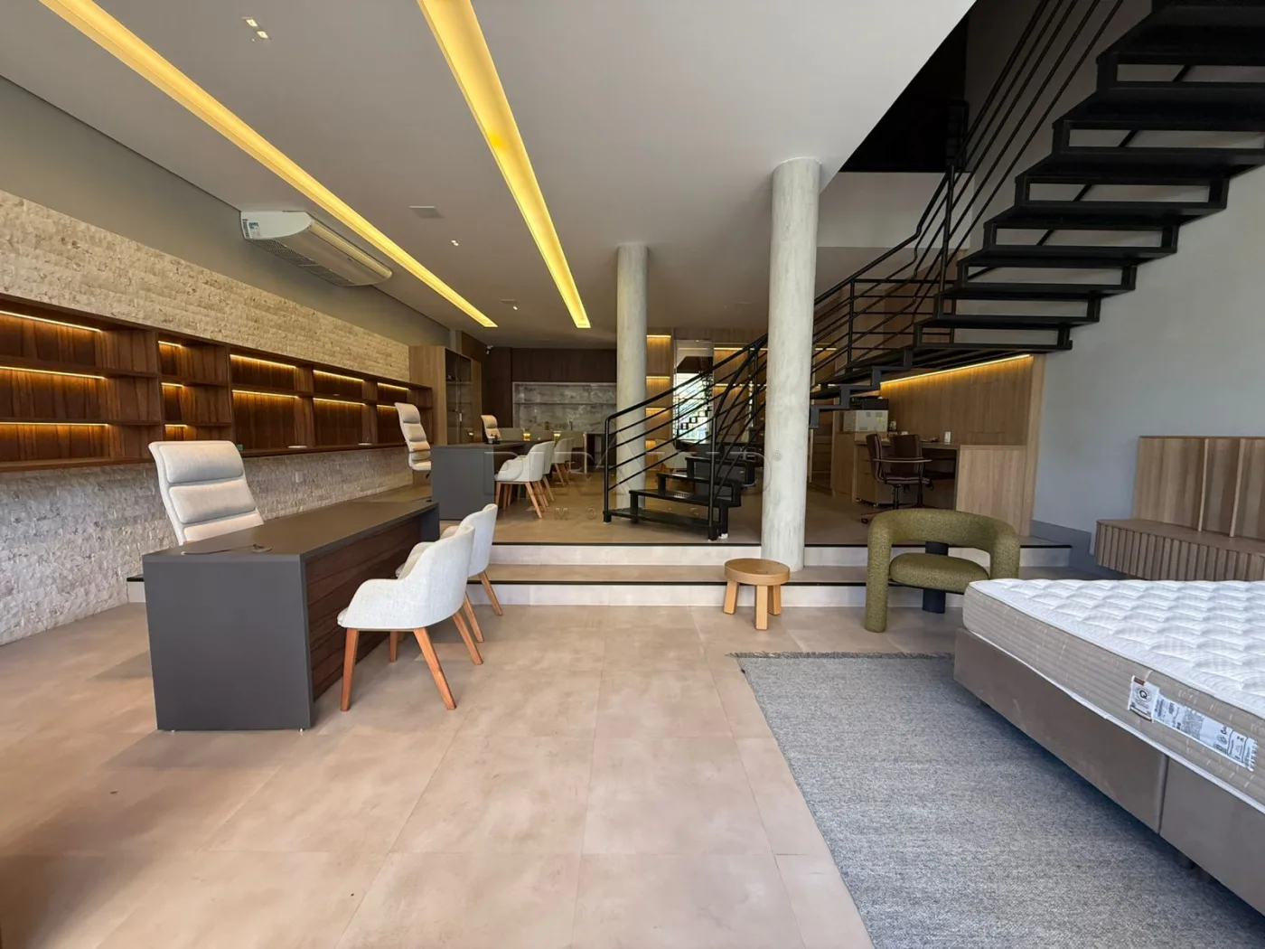 Alugar Comercial / Ponto Comercial em Ribeir&atilde;o Preto R$ 22.000,00 - Foto 3