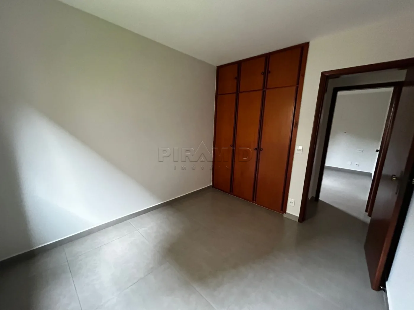 Alugar Apartamento / Padr&atilde;o em Ribeir&atilde;o Preto R$ 2.200,00 - Foto 11