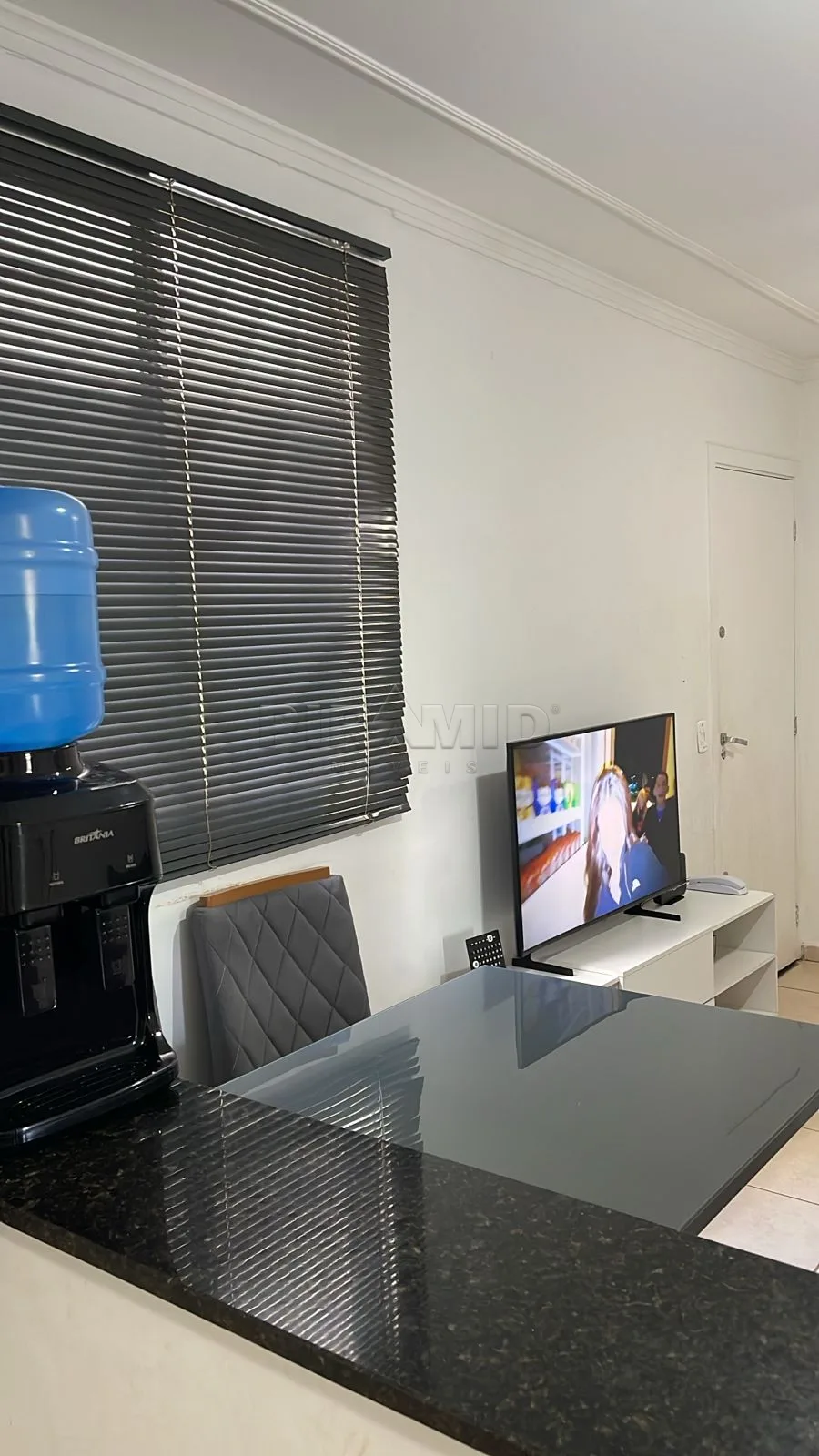 Alugar Apartamento / Padr&atilde;o em Ribeir&atilde;o Preto R$ 1.700,00 - Foto 2