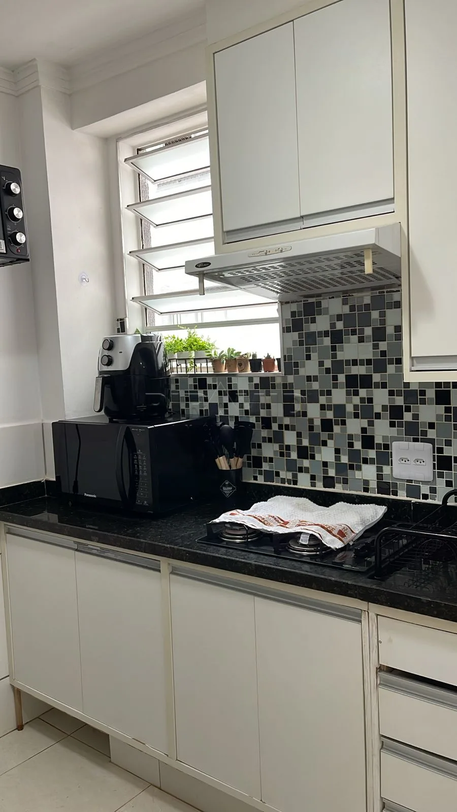 Alugar Apartamento / Padr&atilde;o em Ribeir&atilde;o Preto R$ 1.700,00 - Foto 4