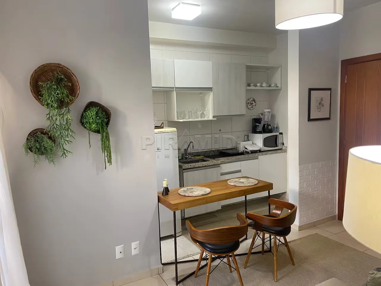 Alugar Apartamento / Padr&atilde;o em Ribeir&atilde;o Preto R$ 1.750,00 - Foto 3