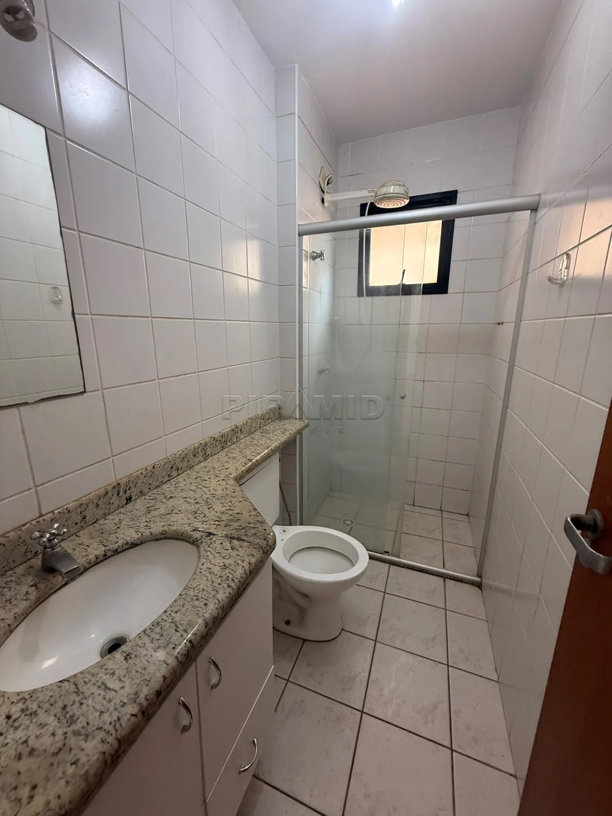 Alugar Apartamento / Padr&atilde;o em Ribeir&atilde;o Preto R$ 1.400,00 - Foto 3
