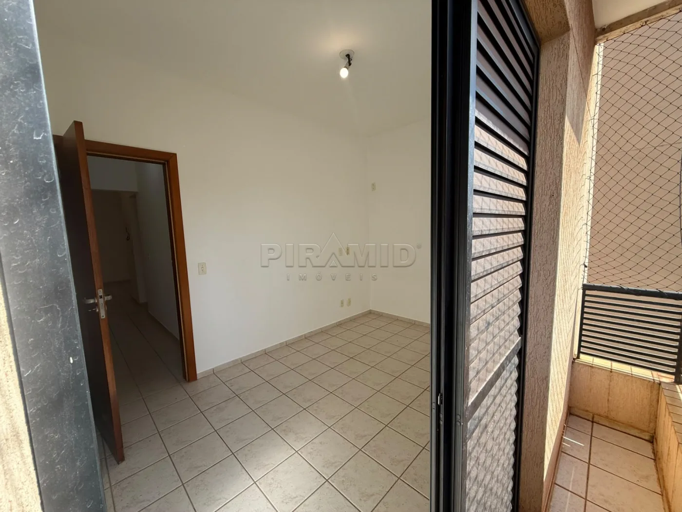 Alugar Apartamento / Padr&atilde;o em Ribeir&atilde;o Preto R$ 1.400,00 - Foto 12