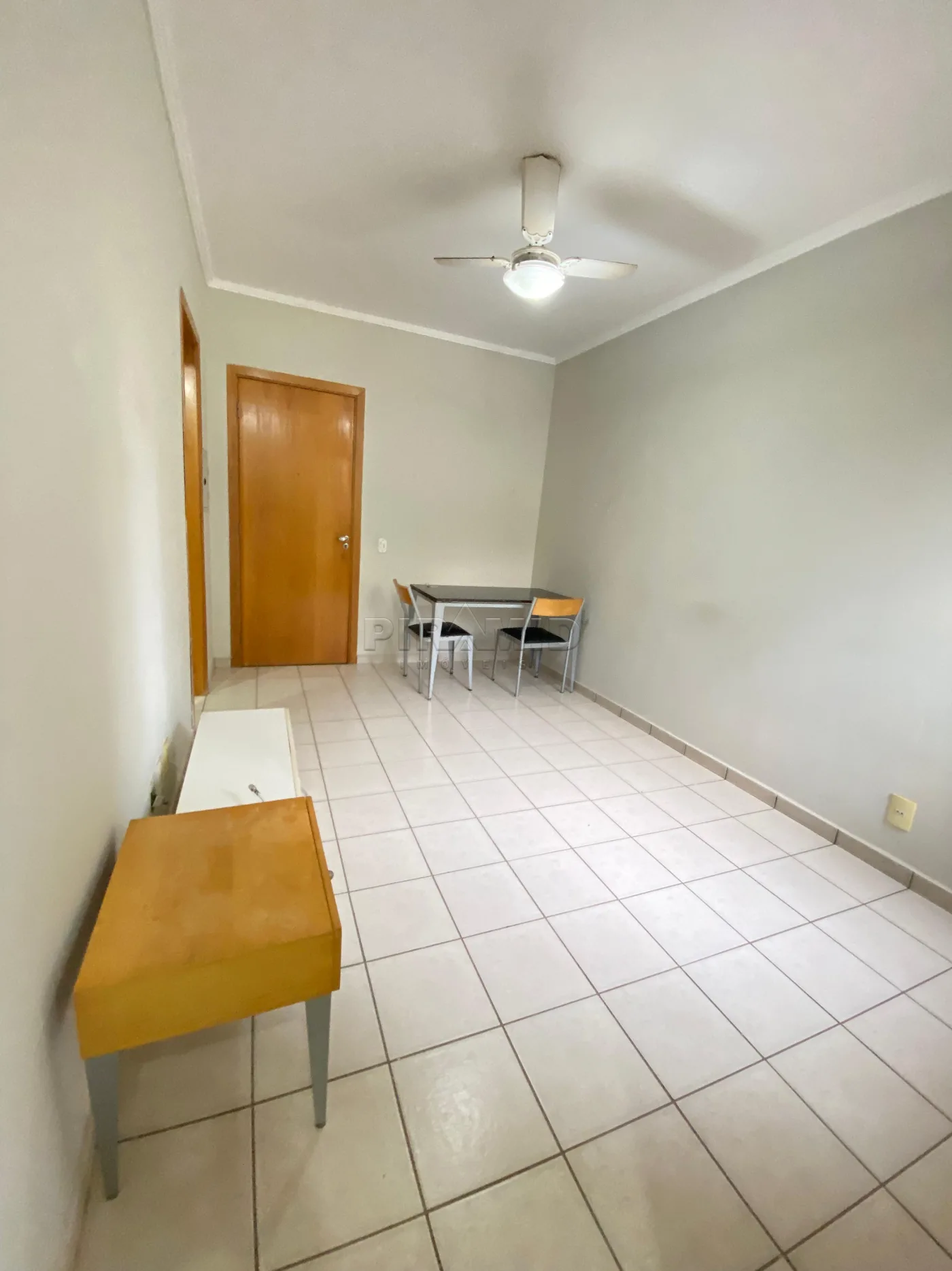 Alugar Apartamento / Padr&atilde;o em Ribeir&atilde;o Preto R$ 1.200,00 - Foto 2