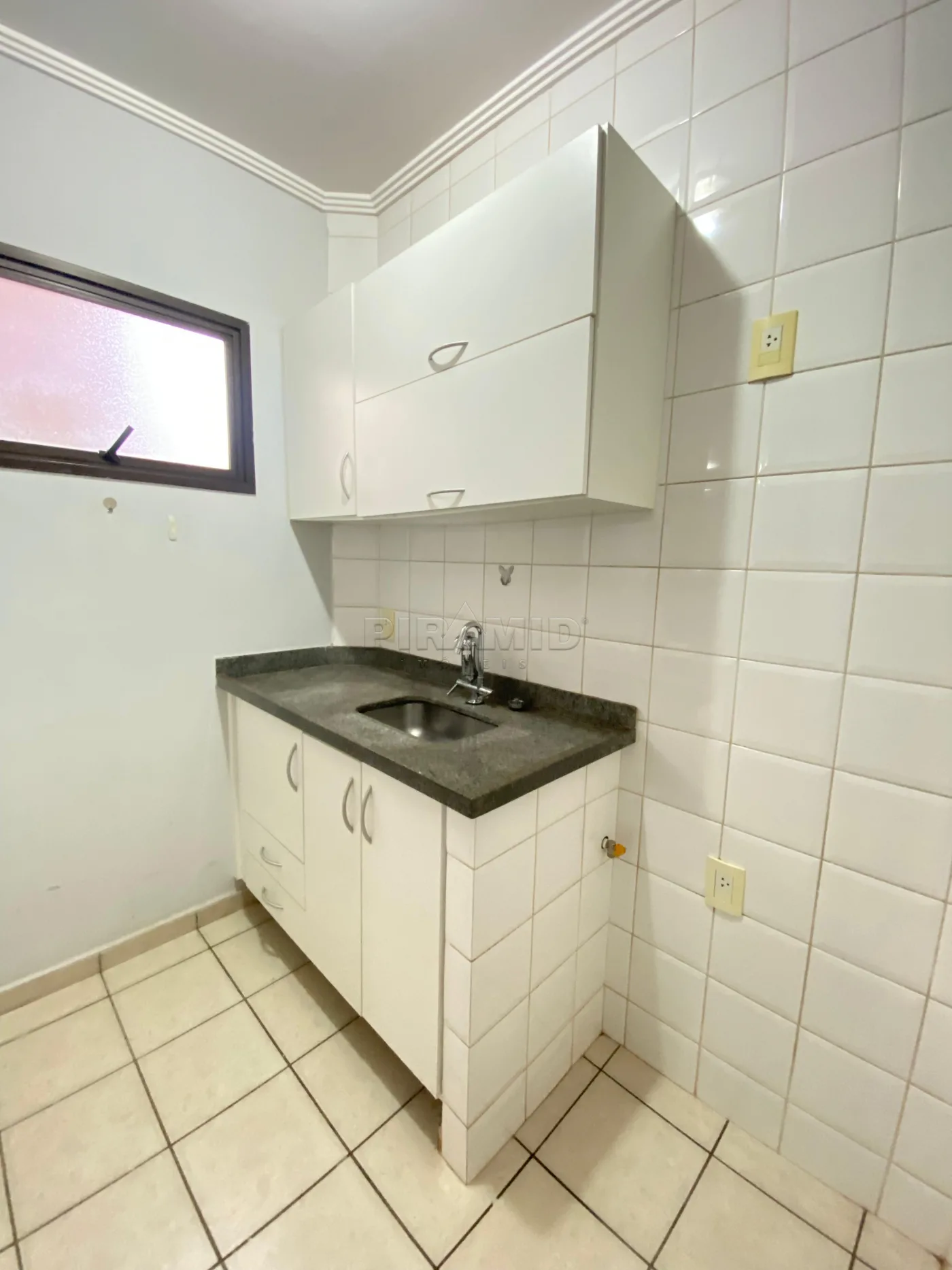 Alugar Apartamento / Padr&atilde;o em Ribeir&atilde;o Preto R$ 1.200,00 - Foto 9