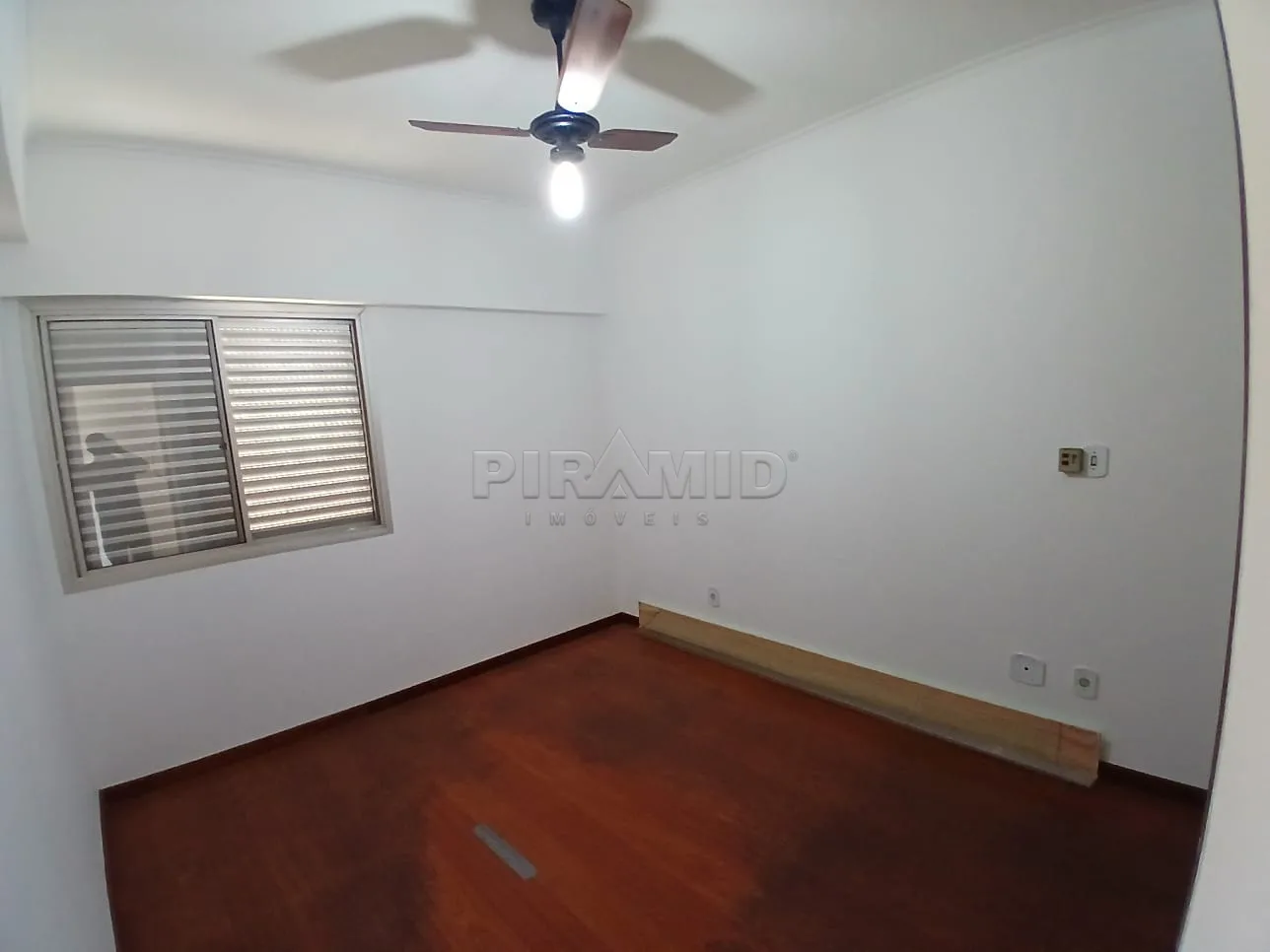 Alugar Apartamento / Padr&atilde;o em Ribeir&atilde;o Preto R$ 1.200,00 - Foto 4