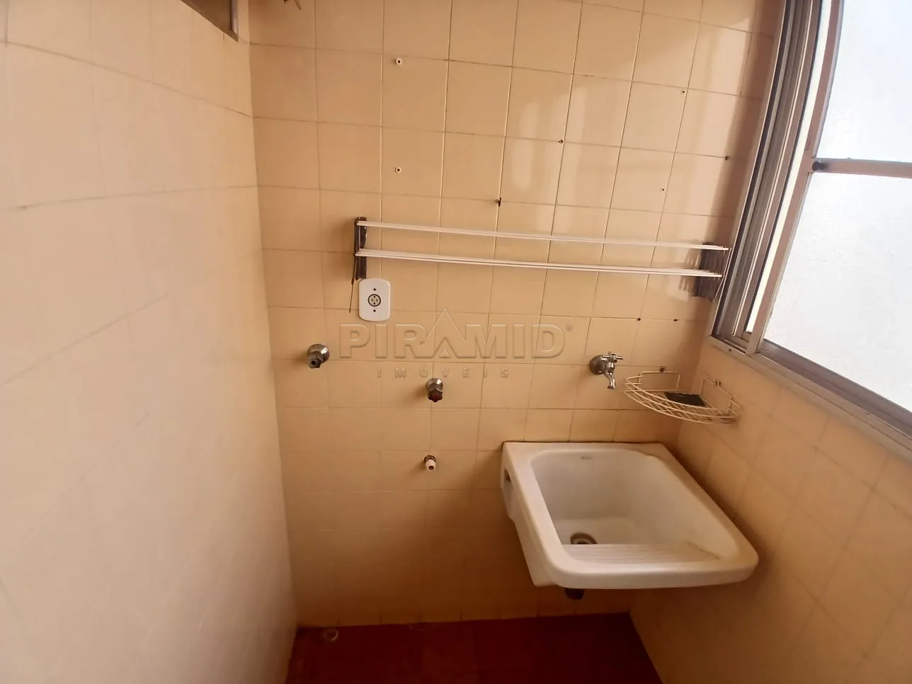 Alugar Apartamento / Padr&atilde;o em Ribeir&atilde;o Preto R$ 1.200,00 - Foto 9