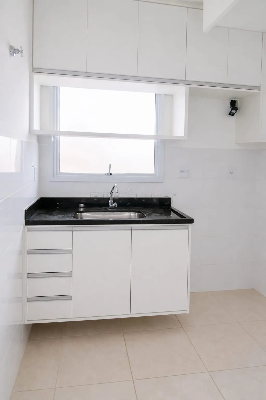 Alugar Apartamento / Padr&atilde;o em Ribeir&atilde;o Preto R$ 1.600,00 - Foto 3