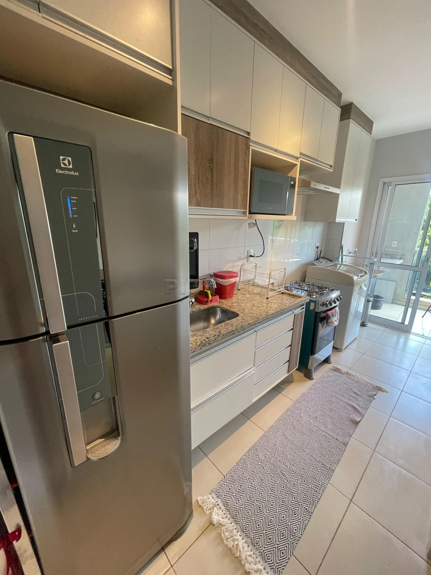 Alugar Apartamento / Padr&atilde;o em Ribeir&atilde;o Preto R$ 1.700,00 - Foto 4