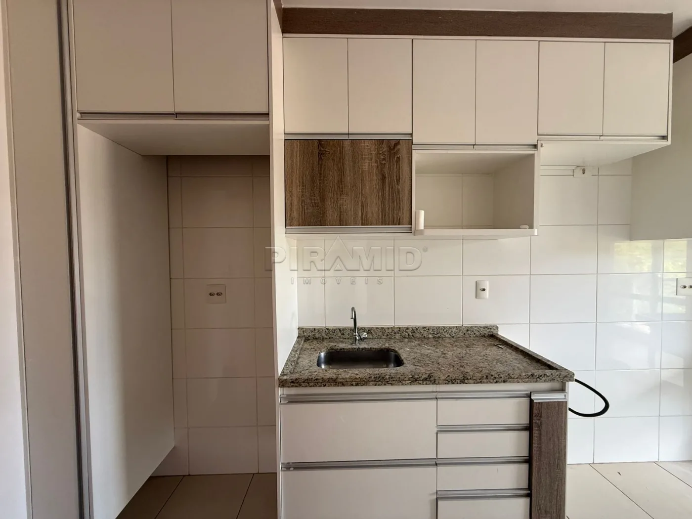Alugar Apartamento / Padr&atilde;o em Ribeir&atilde;o Preto R$ 2.500,00 - Foto 5