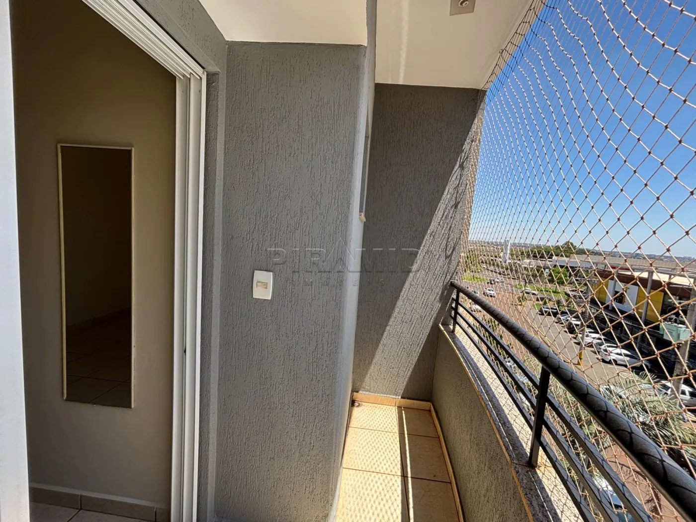 Alugar Apartamento / Padr&atilde;o em Ribeir&atilde;o Preto R$ 820,00 - Foto 2