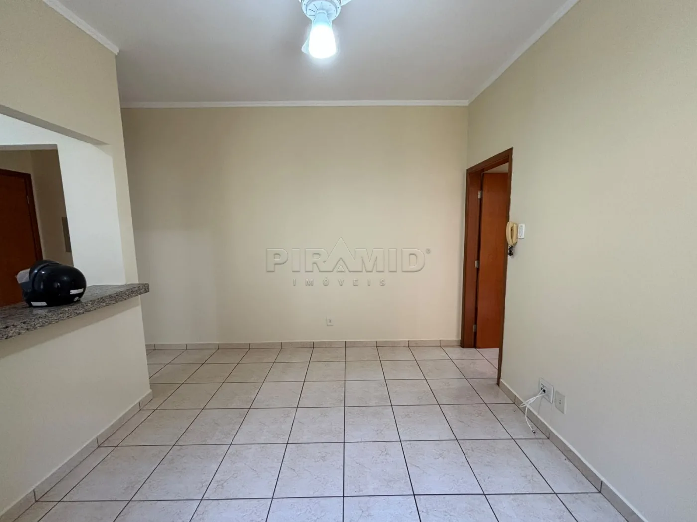Alugar Apartamento / Padr&atilde;o em Ribeir&atilde;o Preto R$ 820,00 - Foto 4