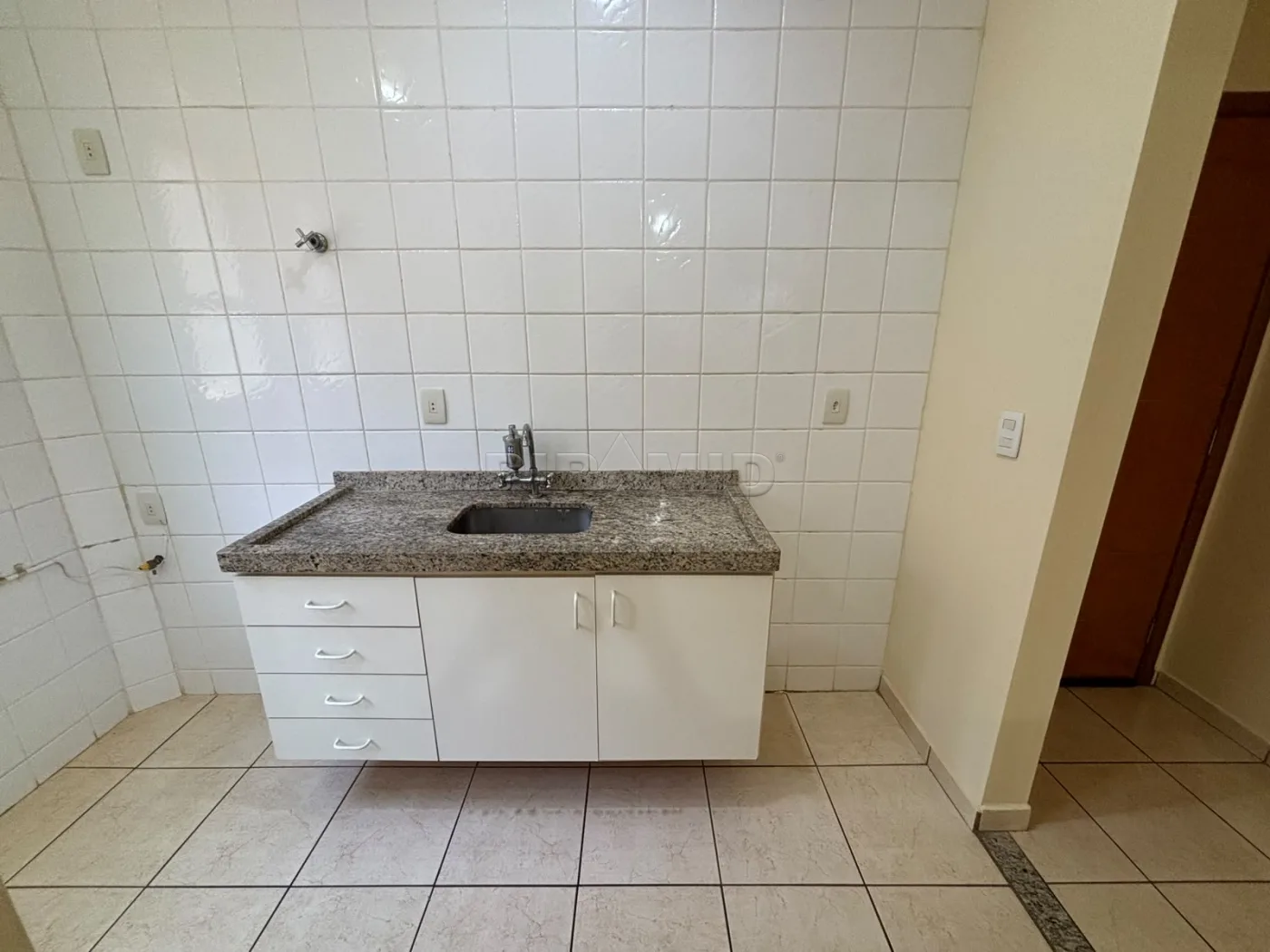 Alugar Apartamento / Padr&atilde;o em Ribeir&atilde;o Preto R$ 820,00 - Foto 8