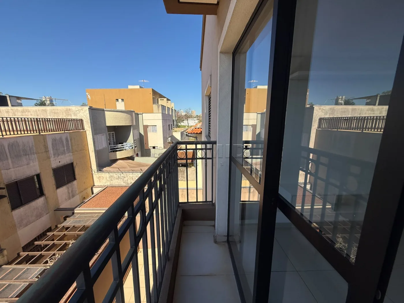 Alugar Apartamento / Padr&atilde;o em Ribeir&atilde;o Preto R$ 2.100,00 - Foto 16