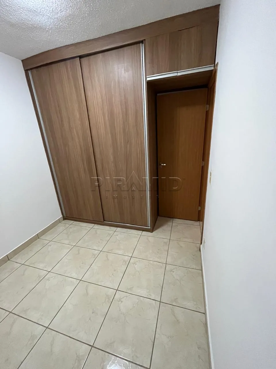 Alugar Apartamento / Padr&atilde;o em Ribeir&atilde;o Preto R$ 1.650,00 - Foto 11
