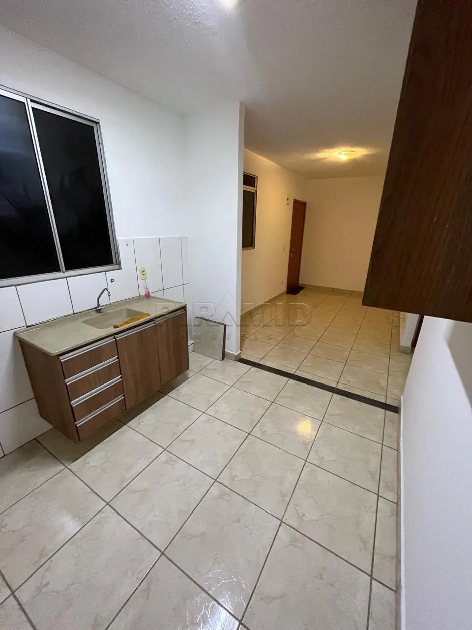 Alugar Apartamento / Padr&atilde;o em Ribeir&atilde;o Preto R$ 1.650,00 - Foto 4