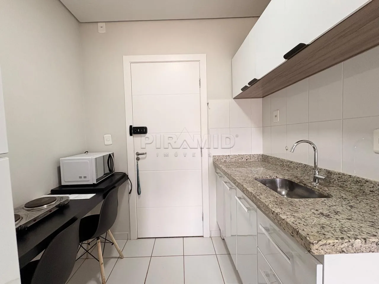 Alugar Apartamento / Padr&atilde;o em Ribeir&atilde;o Preto R$ 1.600,00 - Foto 1