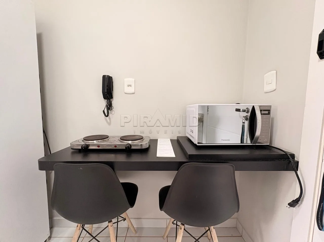 Alugar Apartamento / Padr&atilde;o em Ribeir&atilde;o Preto R$ 1.600,00 - Foto 2