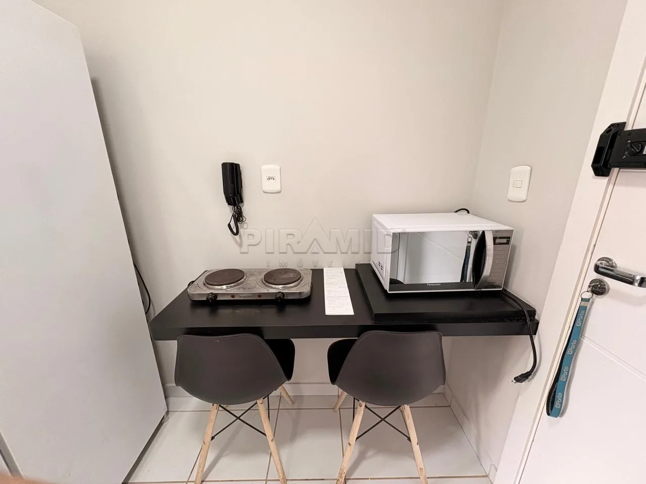 Alugar Apartamento / Padr&atilde;o em Ribeir&atilde;o Preto R$ 1.600,00 - Foto 3