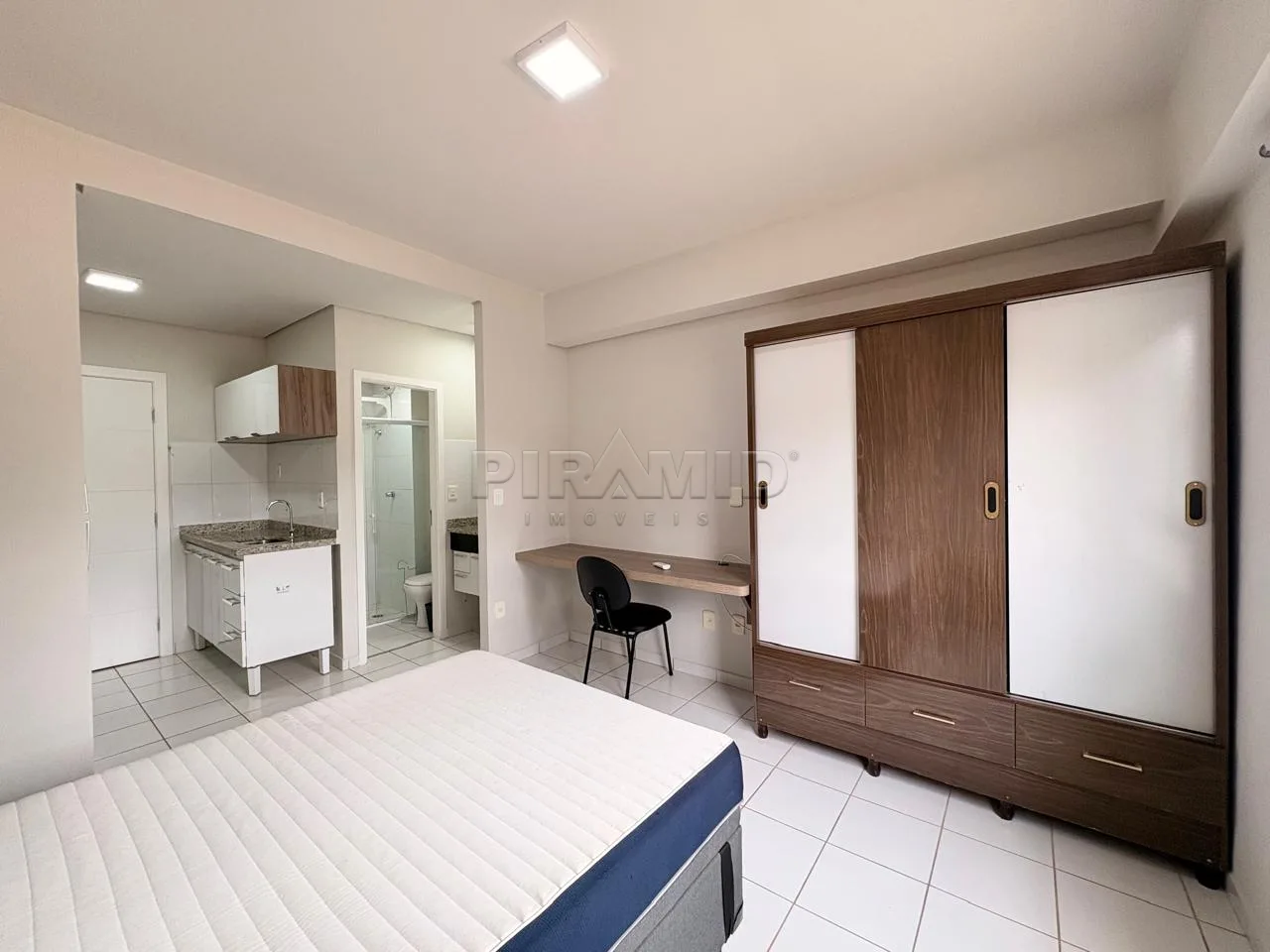Alugar Apartamento / Padr&atilde;o em Ribeir&atilde;o Preto R$ 1.600,00 - Foto 9