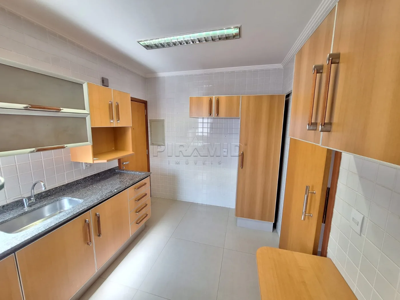 Alugar Apartamento / Padr&atilde;o em Ribeir&atilde;o Preto R$ 3.300,00 - Foto 23
