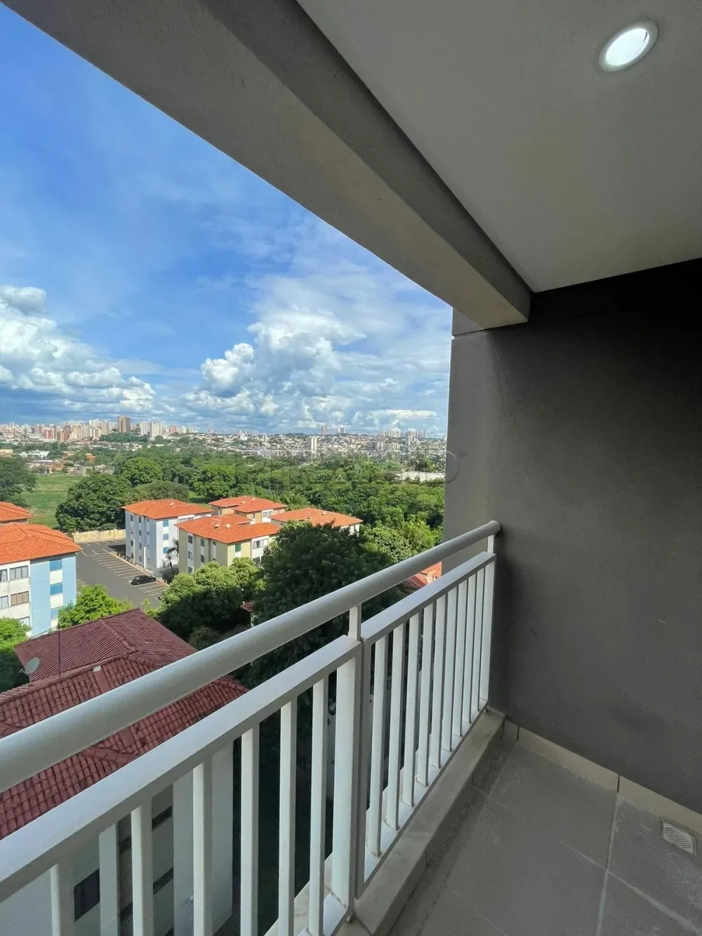 Alugar Apartamento / Padr&atilde;o em Ribeir&atilde;o Preto R$ 2.000,00 - Foto 4