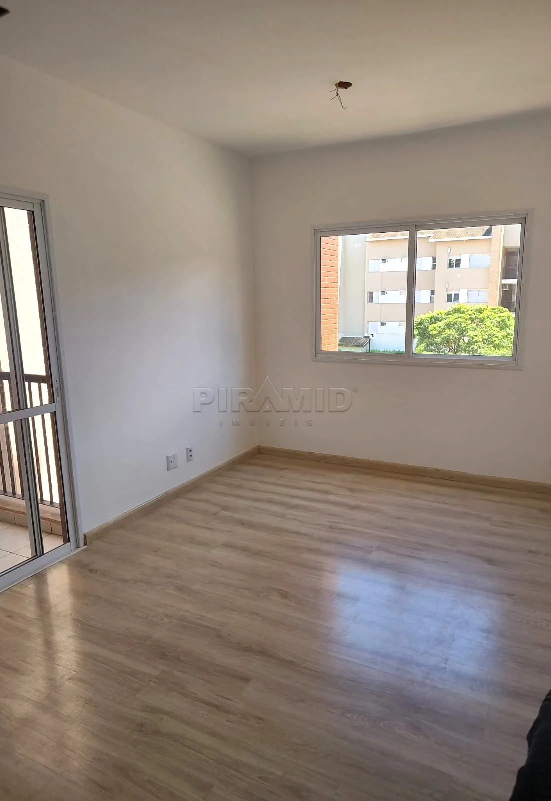 Alugar Apartamento / Padr&atilde;o em Ribeir&atilde;o Preto R$ 1.800,00 - Foto 1