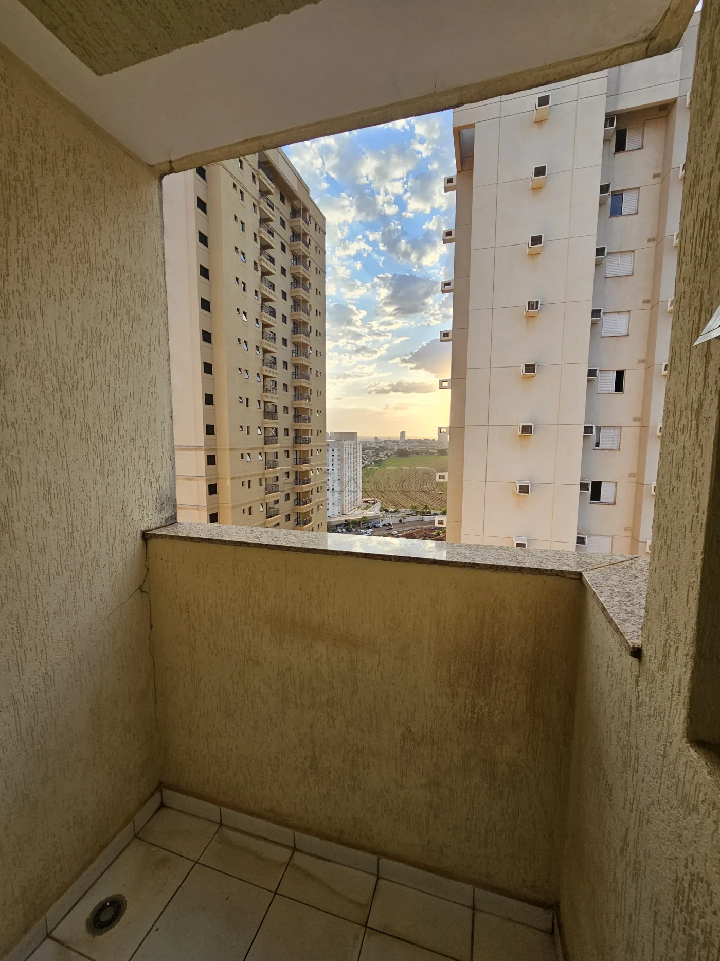 Alugar Apartamento / Kitchnet em Ribeir&atilde;o Preto R$ 1.050,00 - Foto 4