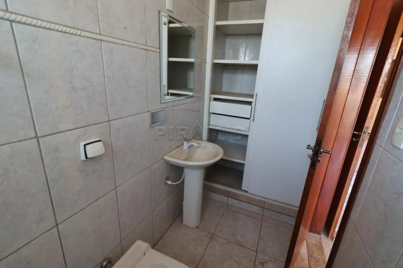 Alugar Casa / Padr&atilde;o em Ribeir&atilde;o Preto R$ 3.200,00 - Foto 12