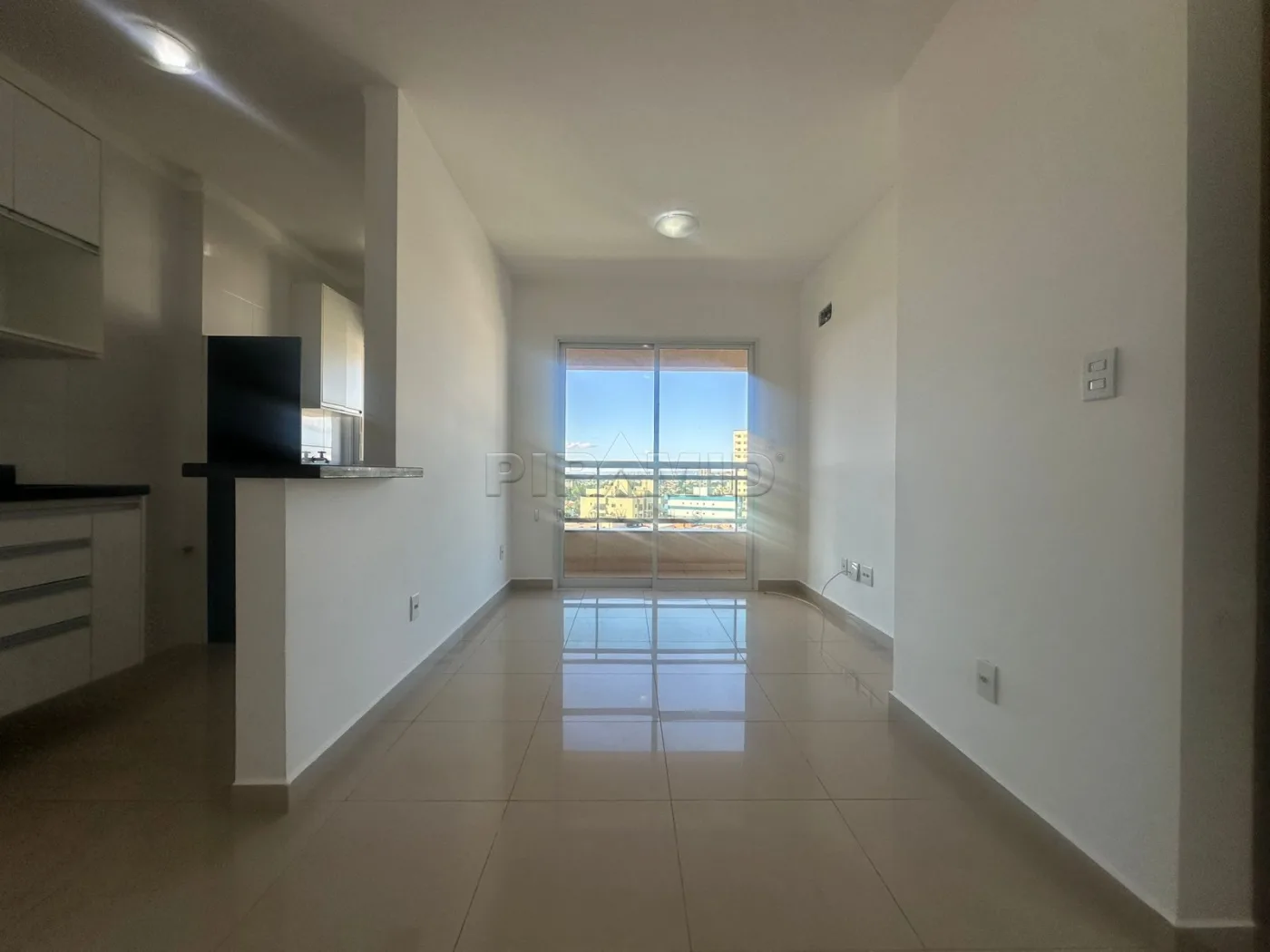 Alugar Apartamento / Padr&atilde;o em Ribeir&atilde;o Preto R$ 1.920,00 - Foto 1