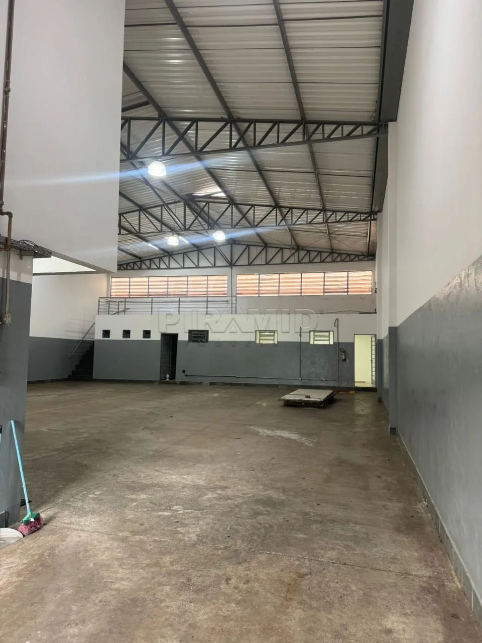 Alugar Comercial / Galp&atilde;o  Barrac&atilde;o em Ribeir&atilde;o Preto R$ 9.000,00 - Foto 2