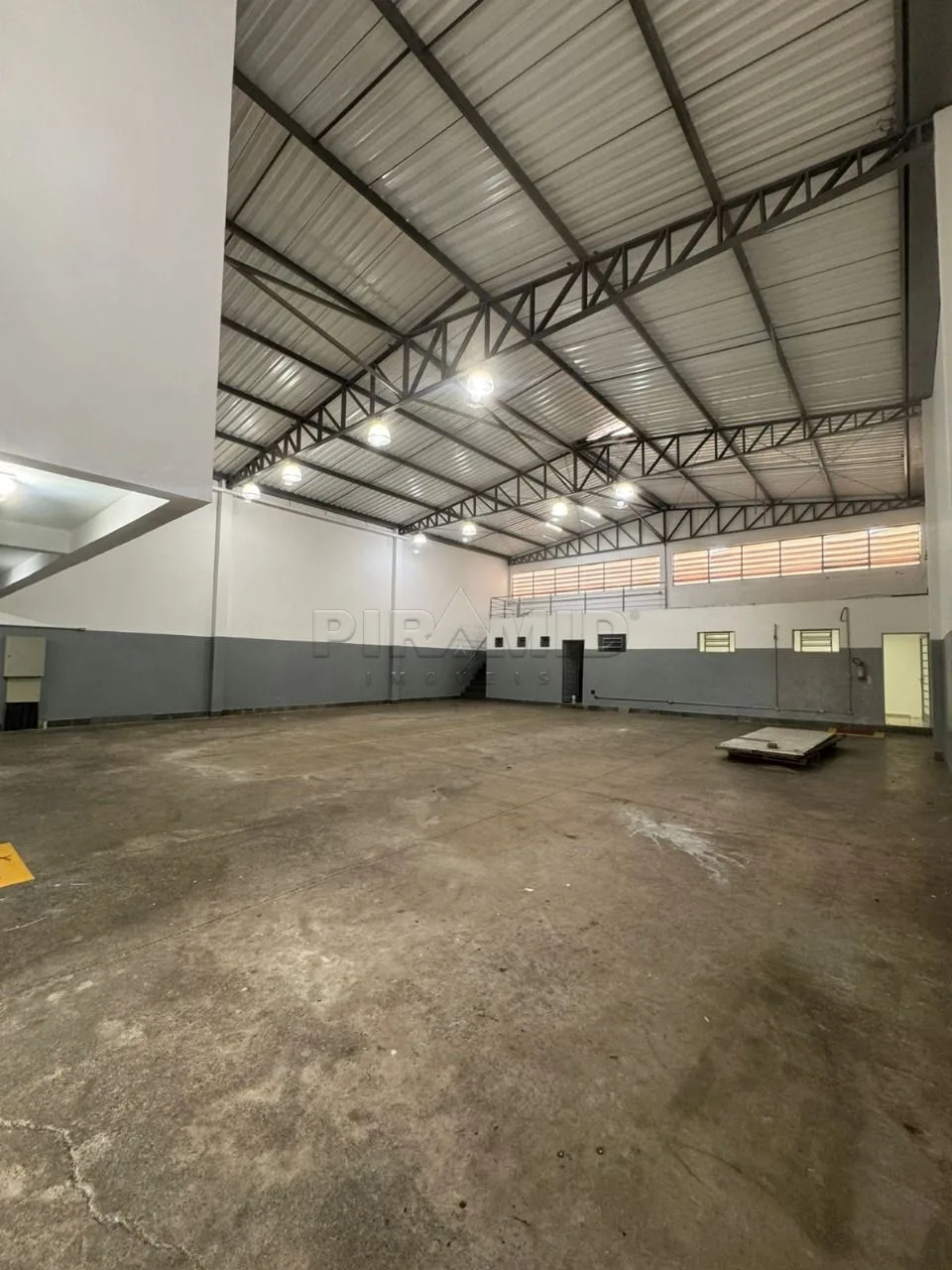 Alugar Comercial / Galp&atilde;o  Barrac&atilde;o em Ribeir&atilde;o Preto R$ 9.000,00 - Foto 4