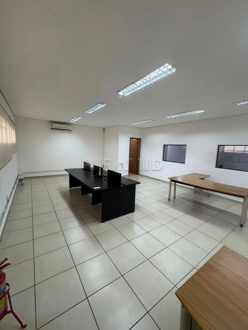 Alugar Comercial / Galp&atilde;o  Barrac&atilde;o em Ribeir&atilde;o Preto R$ 9.000,00 - Foto 7