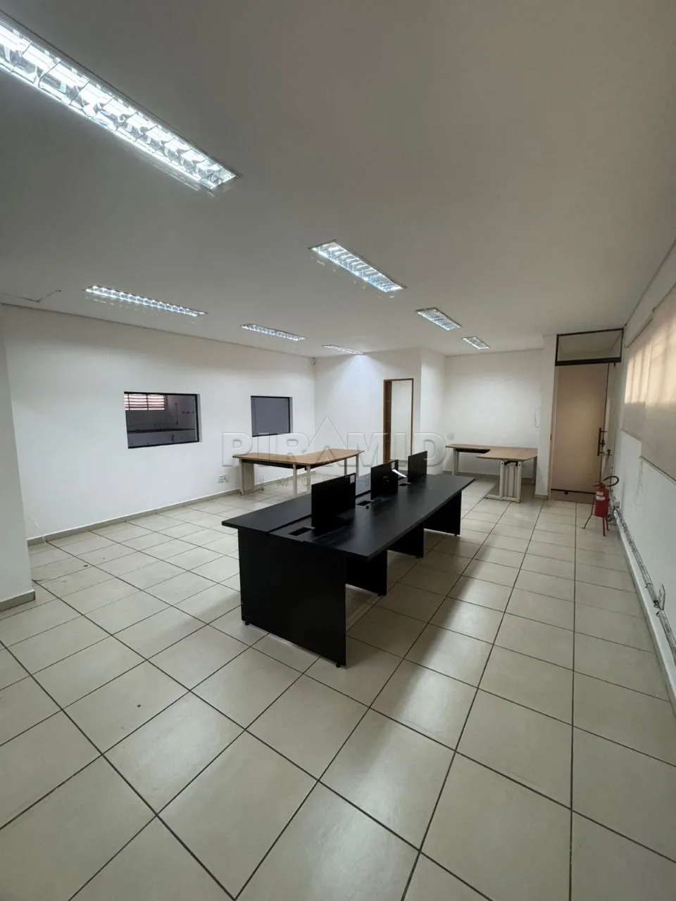 Alugar Comercial / Galp&atilde;o  Barrac&atilde;o em Ribeir&atilde;o Preto R$ 9.000,00 - Foto 8