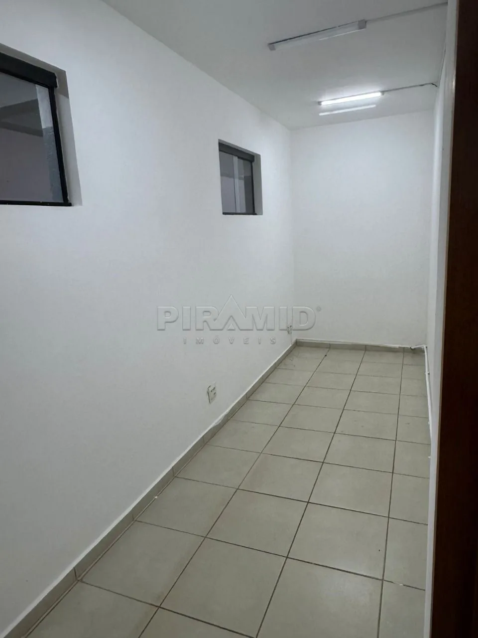 Alugar Comercial / Galp&atilde;o  Barrac&atilde;o em Ribeir&atilde;o Preto R$ 9.000,00 - Foto 9