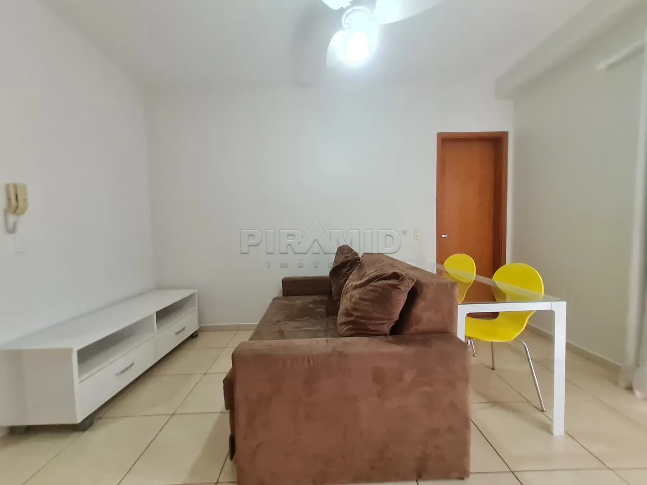 Alugar Apartamento / Padr&atilde;o em Ribeir&atilde;o Preto R$ 1.350,00 - Foto 2
