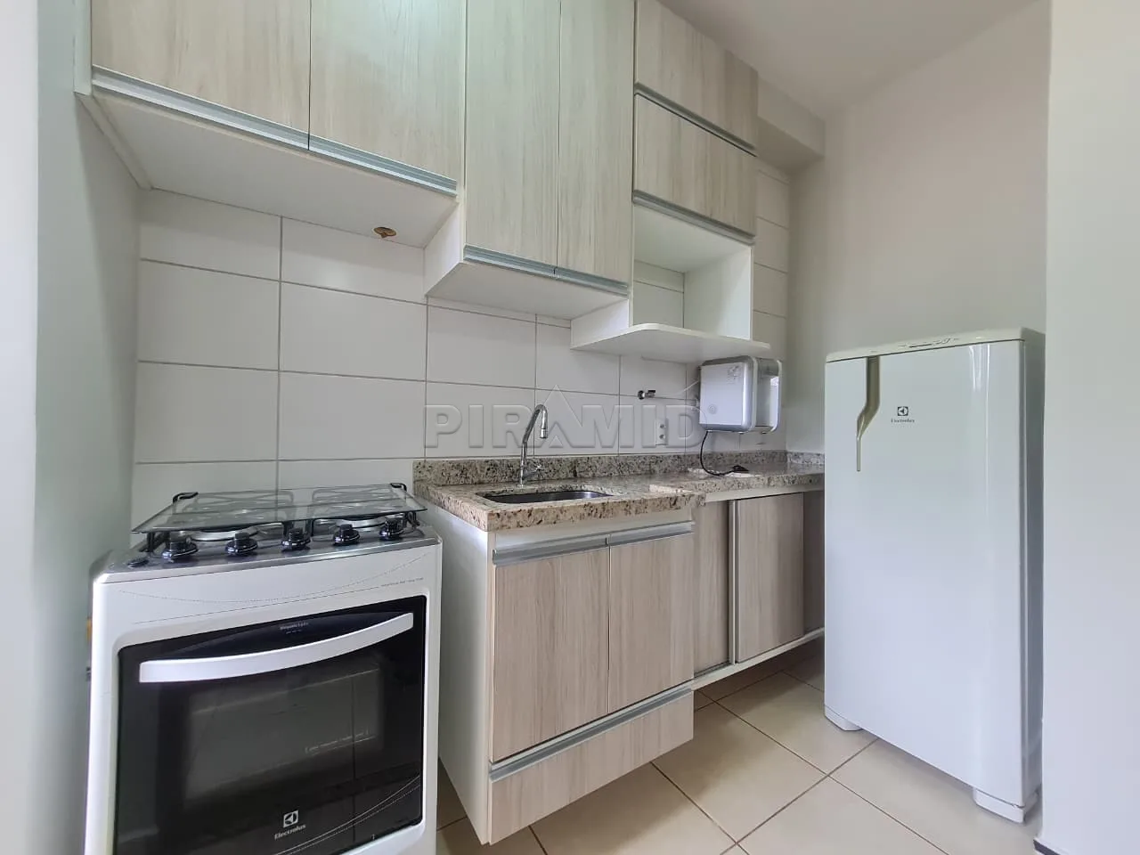 Alugar Apartamento / Padr&atilde;o em Ribeir&atilde;o Preto R$ 1.350,00 - Foto 5