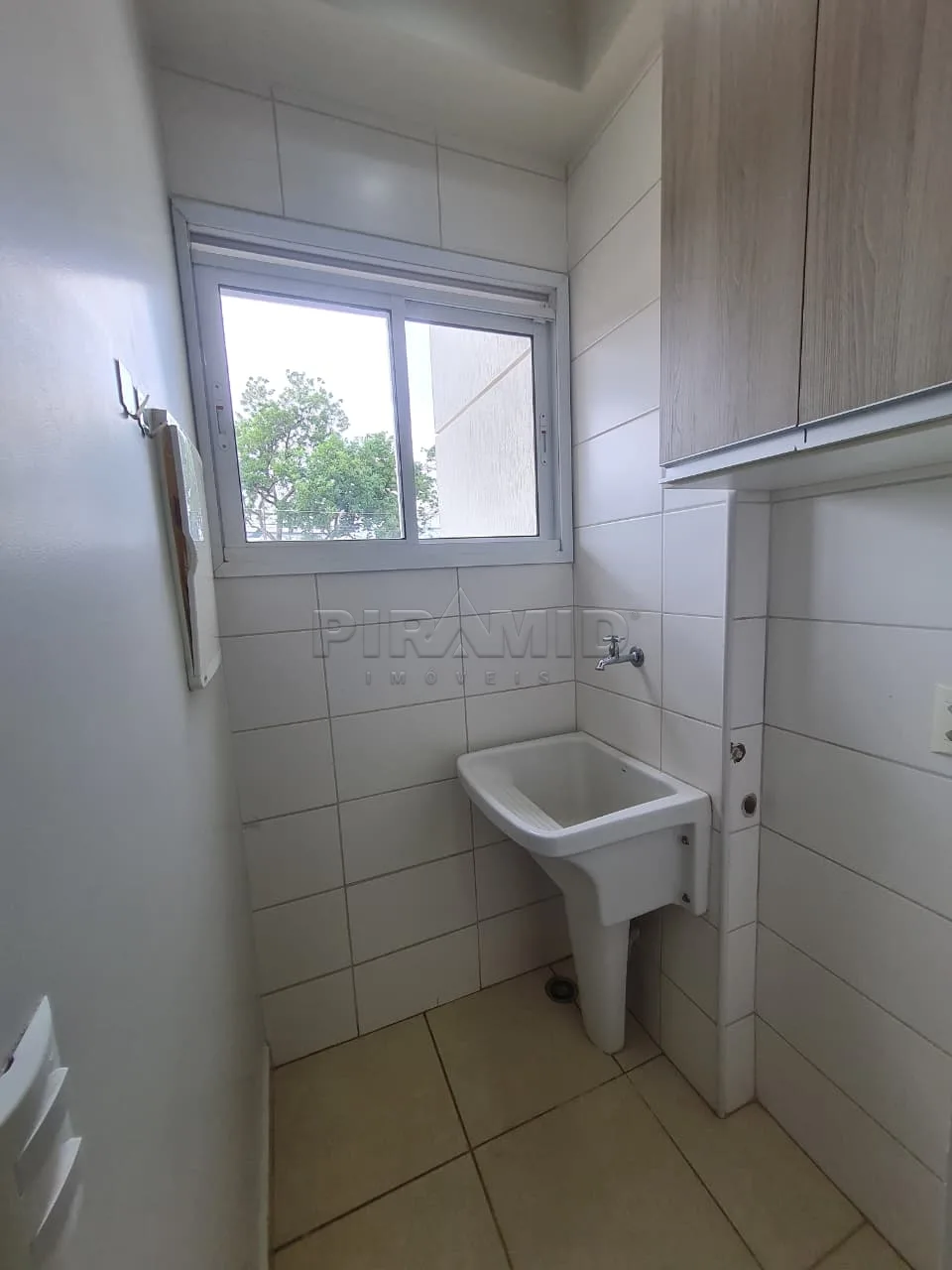 Alugar Apartamento / Padr&atilde;o em Ribeir&atilde;o Preto R$ 1.350,00 - Foto 10