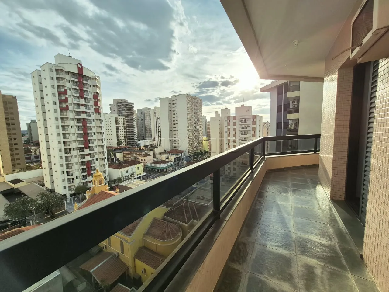 Alugar Apartamento / Padr&atilde;o em Ribeir&atilde;o Preto R$ 1.200,00 - Foto 8