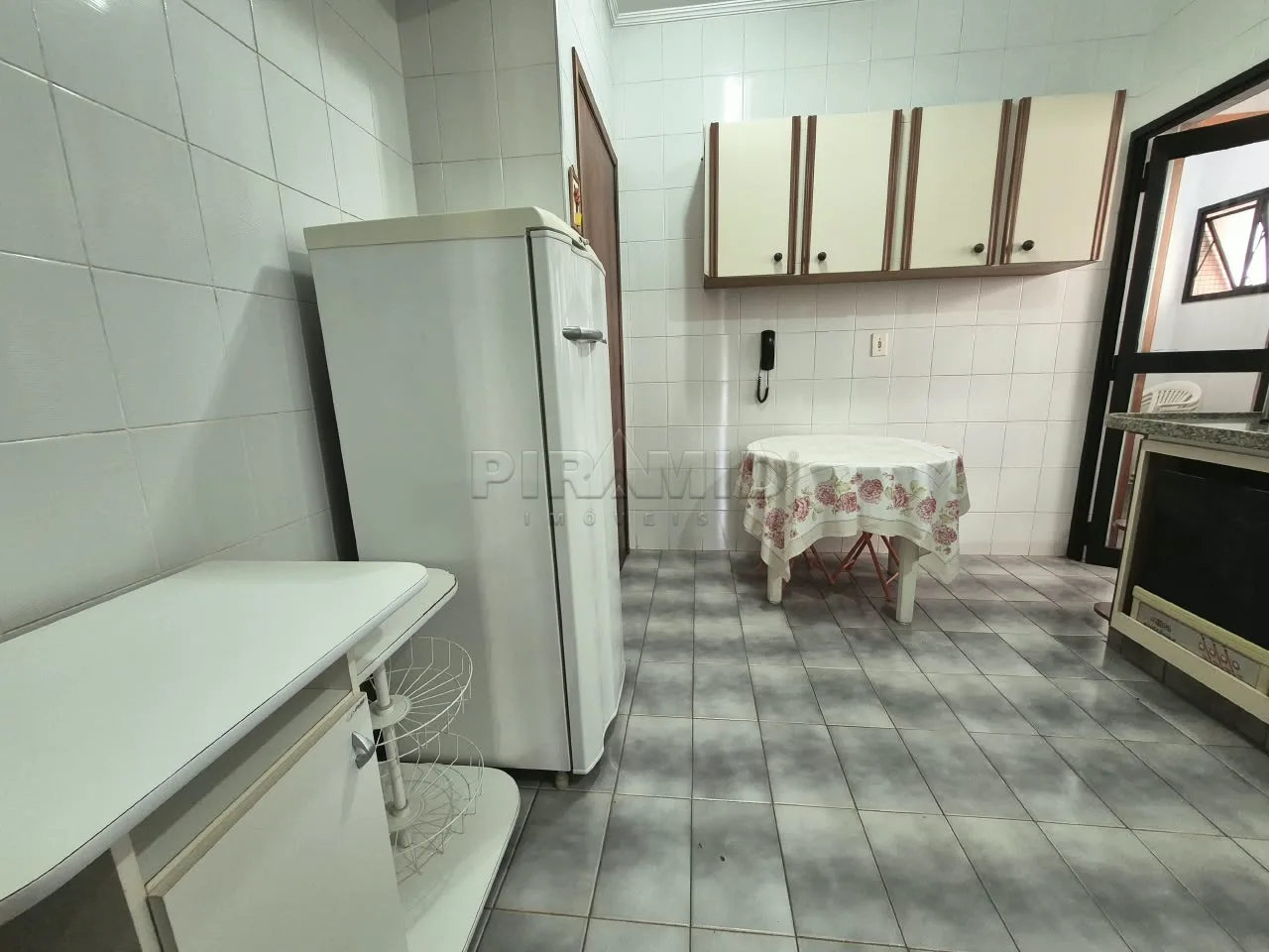 Alugar Apartamento / Padr&atilde;o em Ribeir&atilde;o Preto R$ 1.200,00 - Foto 13
