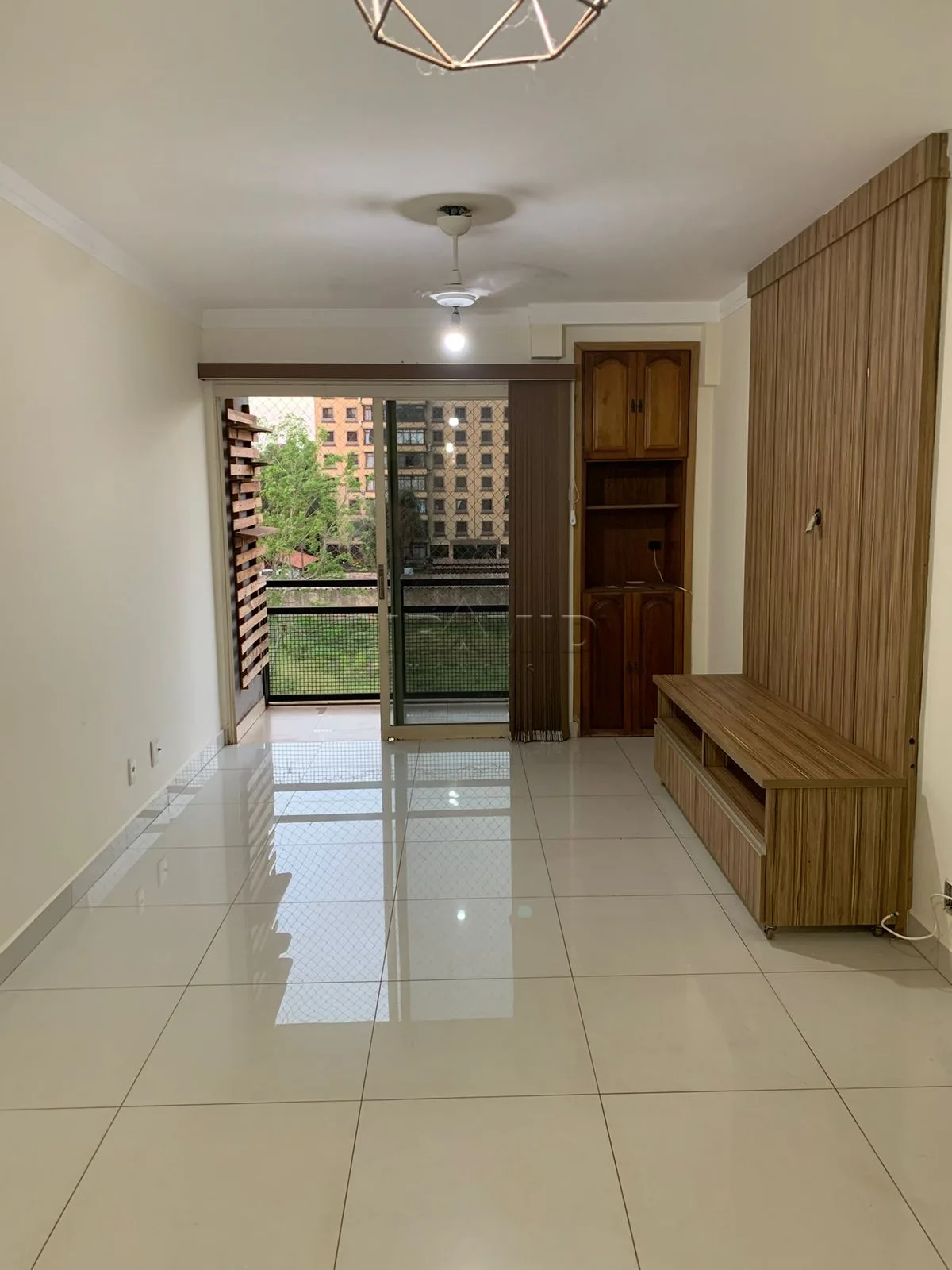 Alugar Apartamento / Padr&atilde;o em Ribeir&atilde;o Preto R$ 1.800,00 - Foto 1