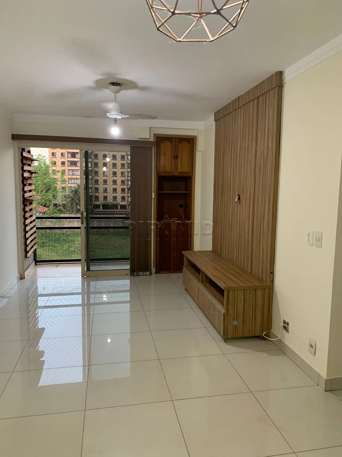 Alugar Apartamento / Padr&atilde;o em Ribeir&atilde;o Preto R$ 1.800,00 - Foto 2