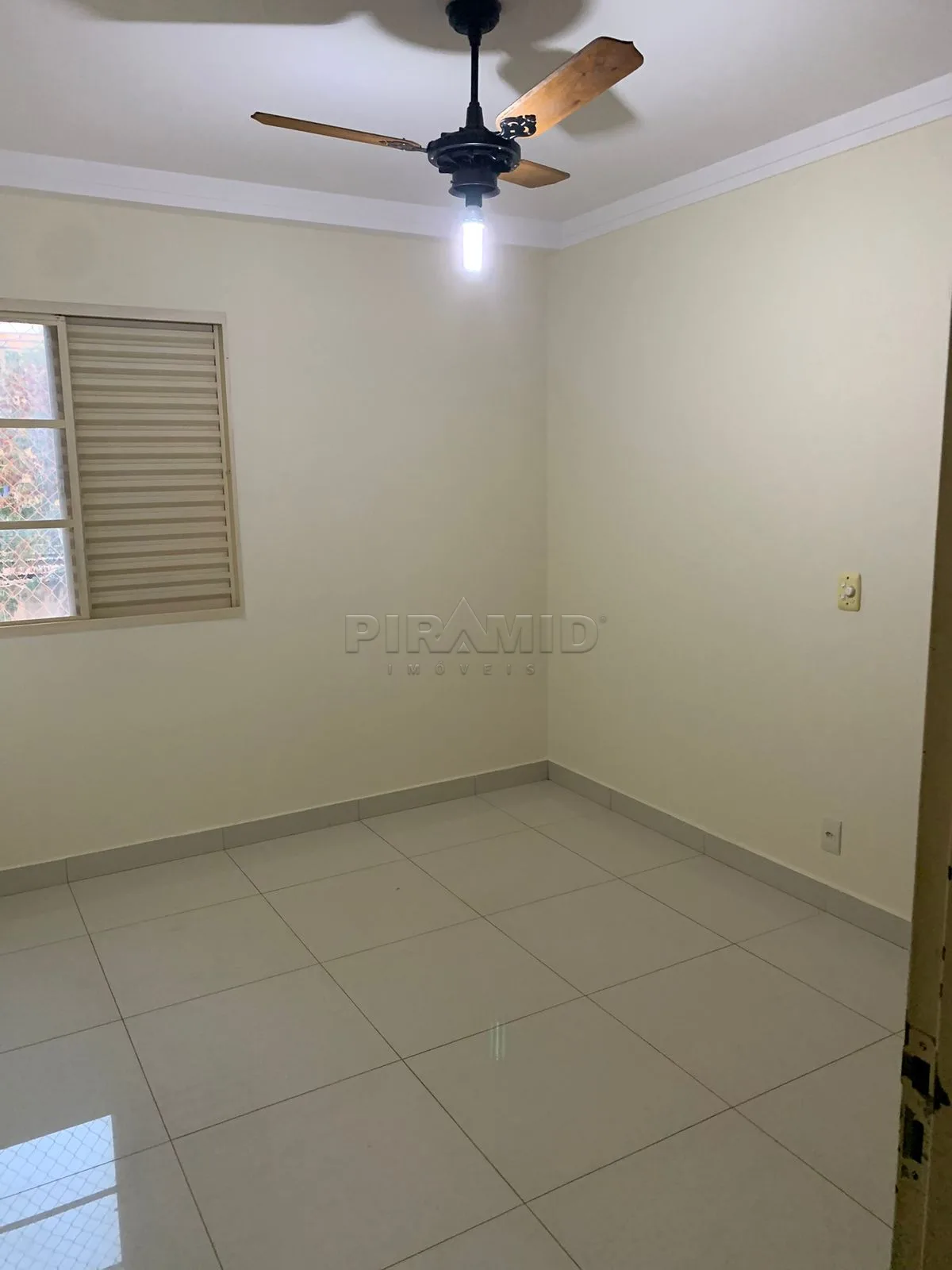 Alugar Apartamento / Padr&atilde;o em Ribeir&atilde;o Preto R$ 1.800,00 - Foto 11