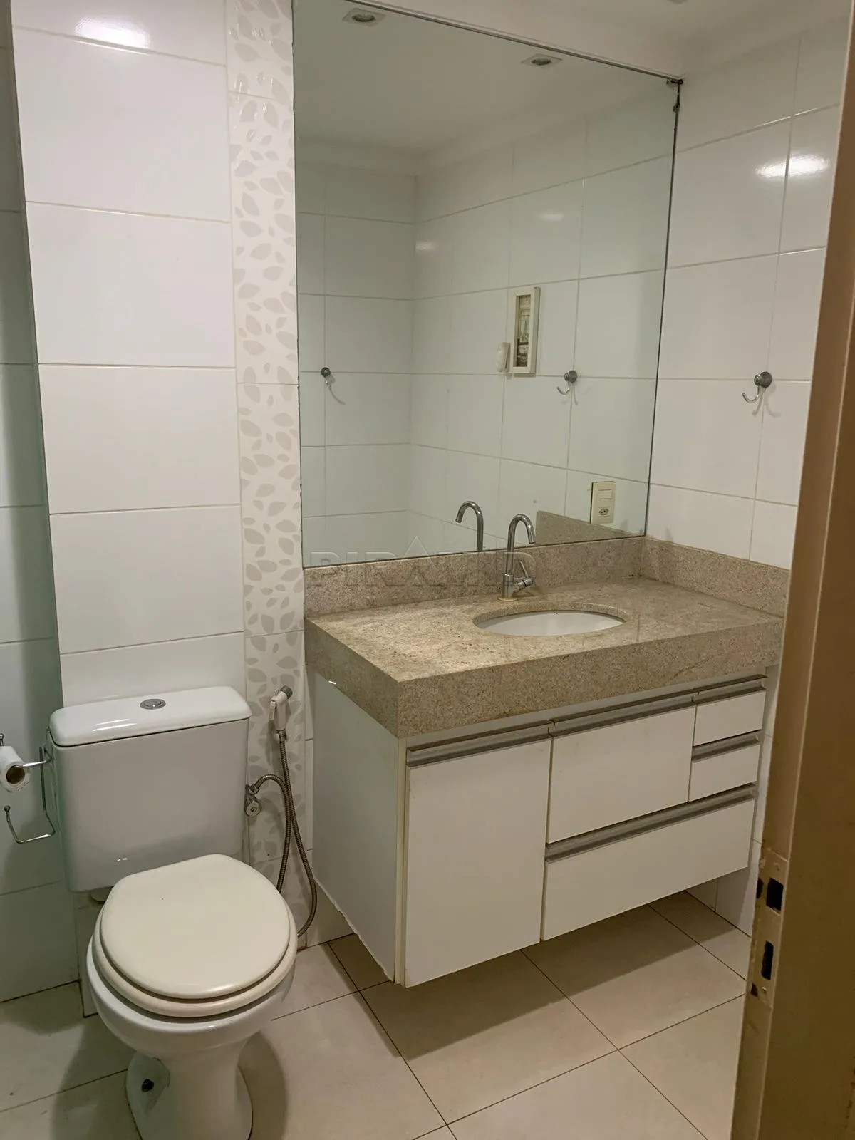 Alugar Apartamento / Padr&atilde;o em Ribeir&atilde;o Preto R$ 1.800,00 - Foto 15
