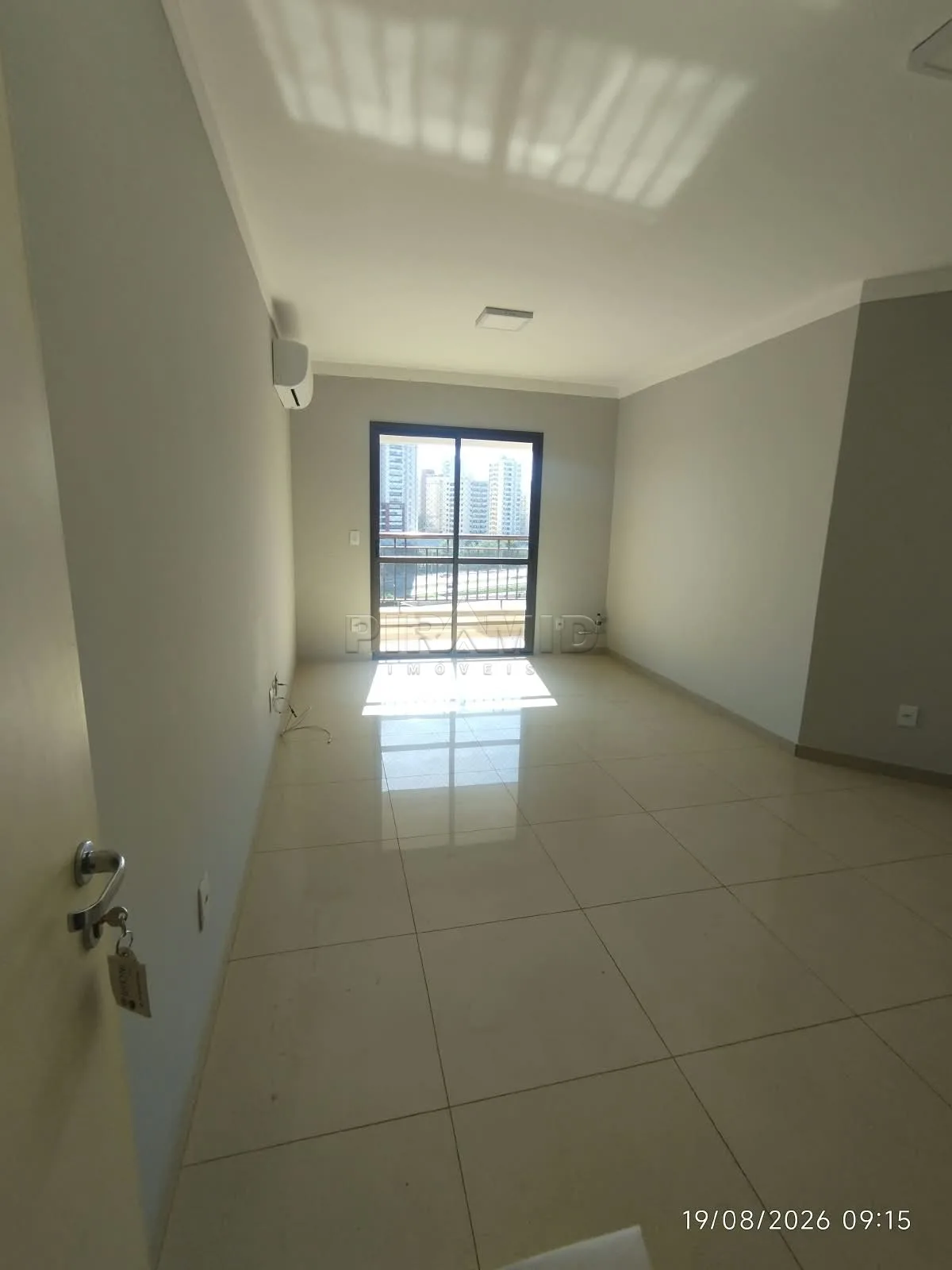 Alugar Apartamento / Padr&atilde;o em Ribeir&atilde;o Preto R$ 3.000,00 - Foto 1