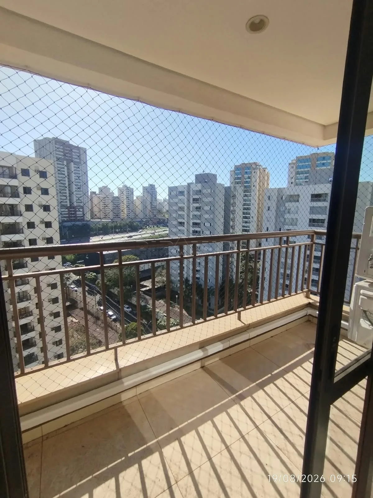 Alugar Apartamento / Padr&atilde;o em Ribeir&atilde;o Preto R$ 3.000,00 - Foto 2