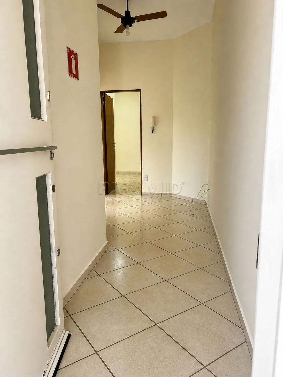 Alugar Comercial / Sala em Ribeir&atilde;o Preto R$ 1.600,00 - Foto 1